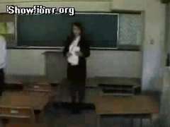 Schüler sprizt nach vier minuten bei spermaraubende Lehrerin